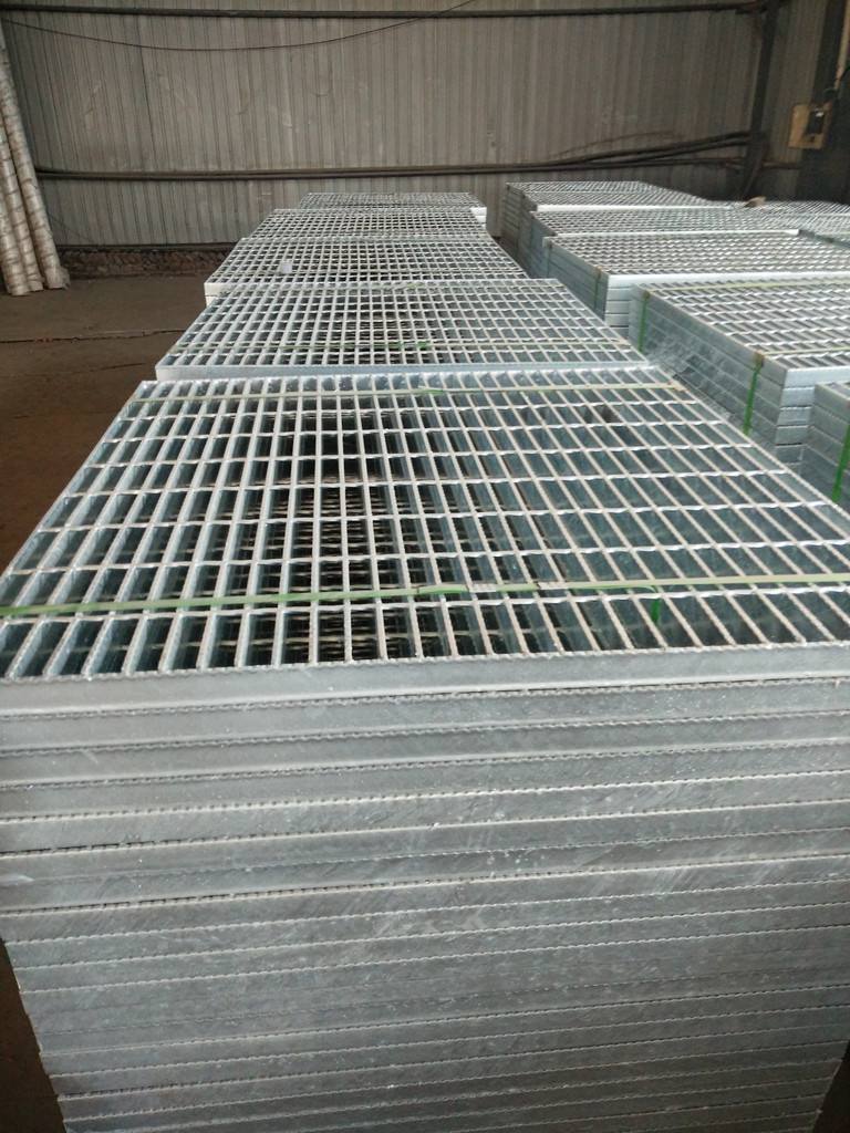 批發(fā)熱鍍鋅鋼格柵板現(xiàn)貨