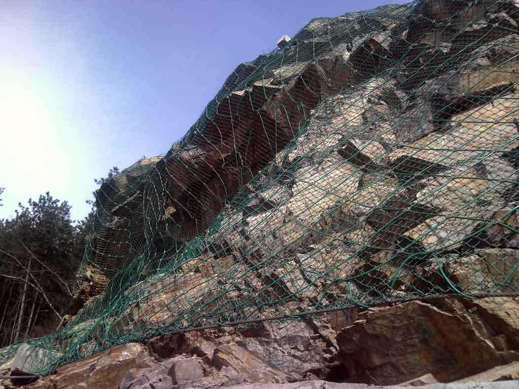 常見(jiàn)邊坡防護(hù)網(wǎng)