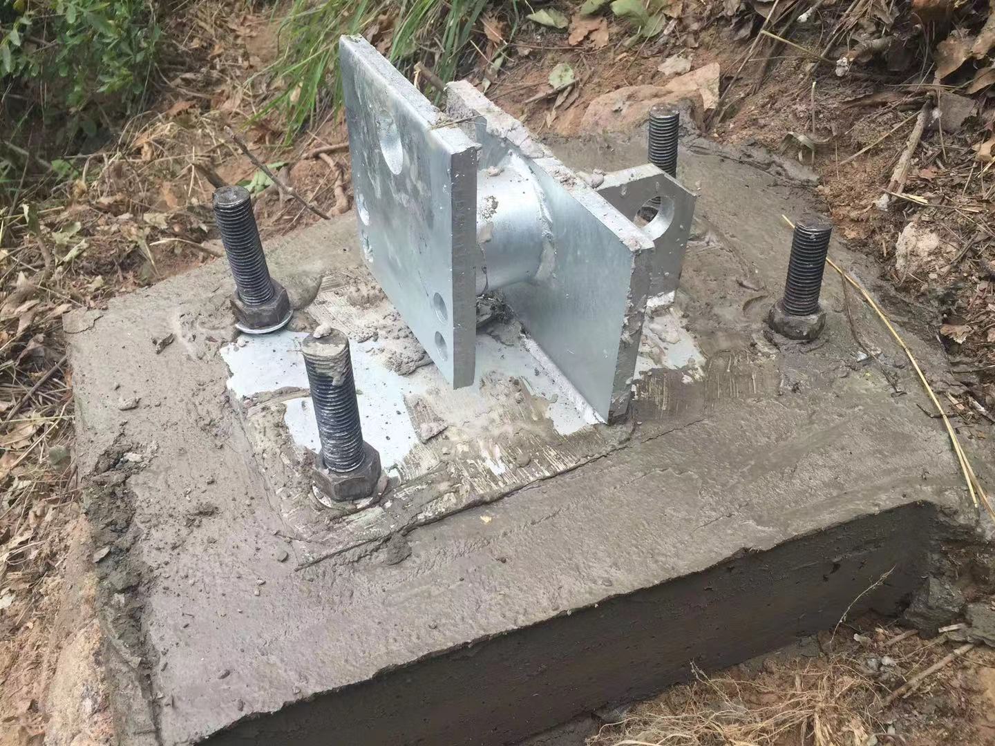 被動(dòng)防護(hù)網(wǎng)基座安裝