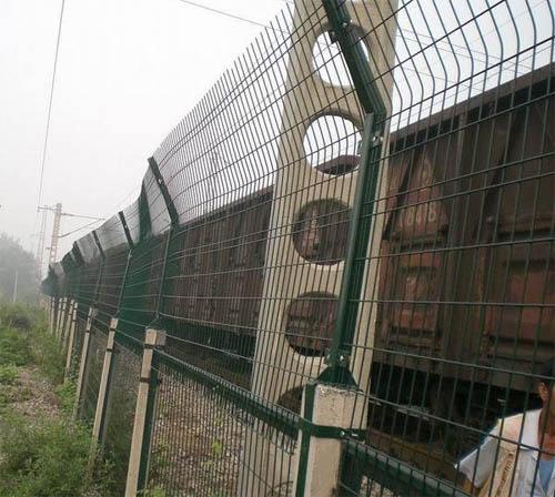 鐵路防護(hù)柵欄